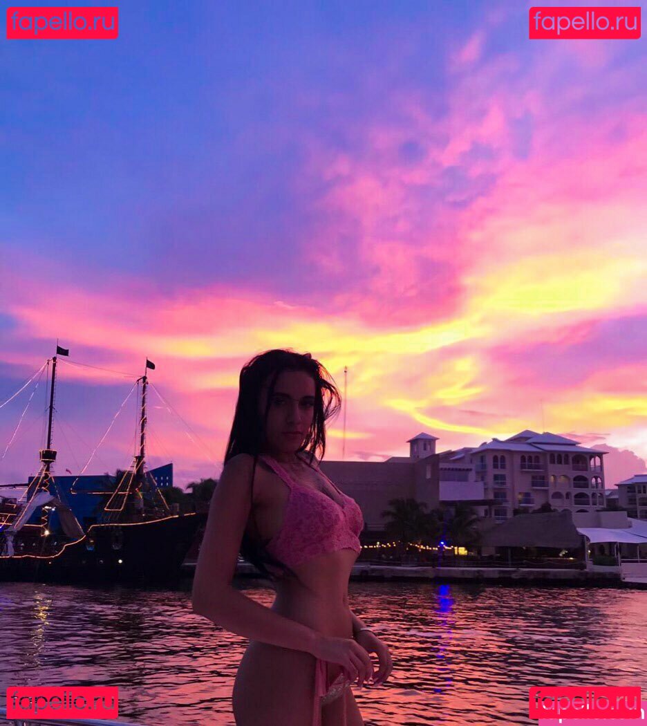 Laura Zarate Nude Onlyfans Photo 9