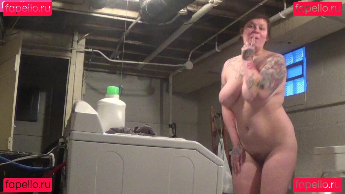 theellehell Nude Onlyfans Photo 3