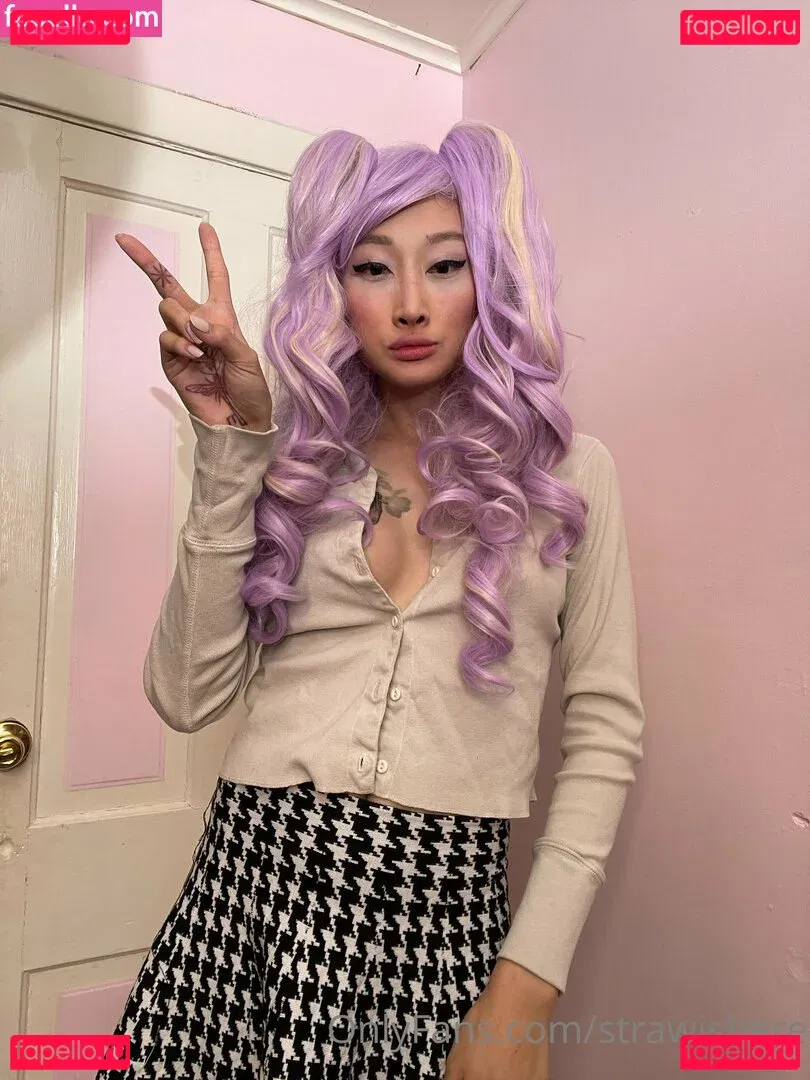 strawishere Onlyfans Photo Gallery 