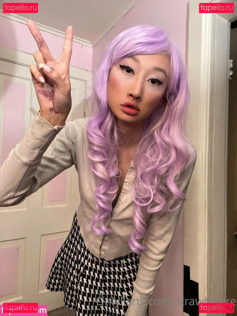 strawishere Onlyfans Photo Gallery 