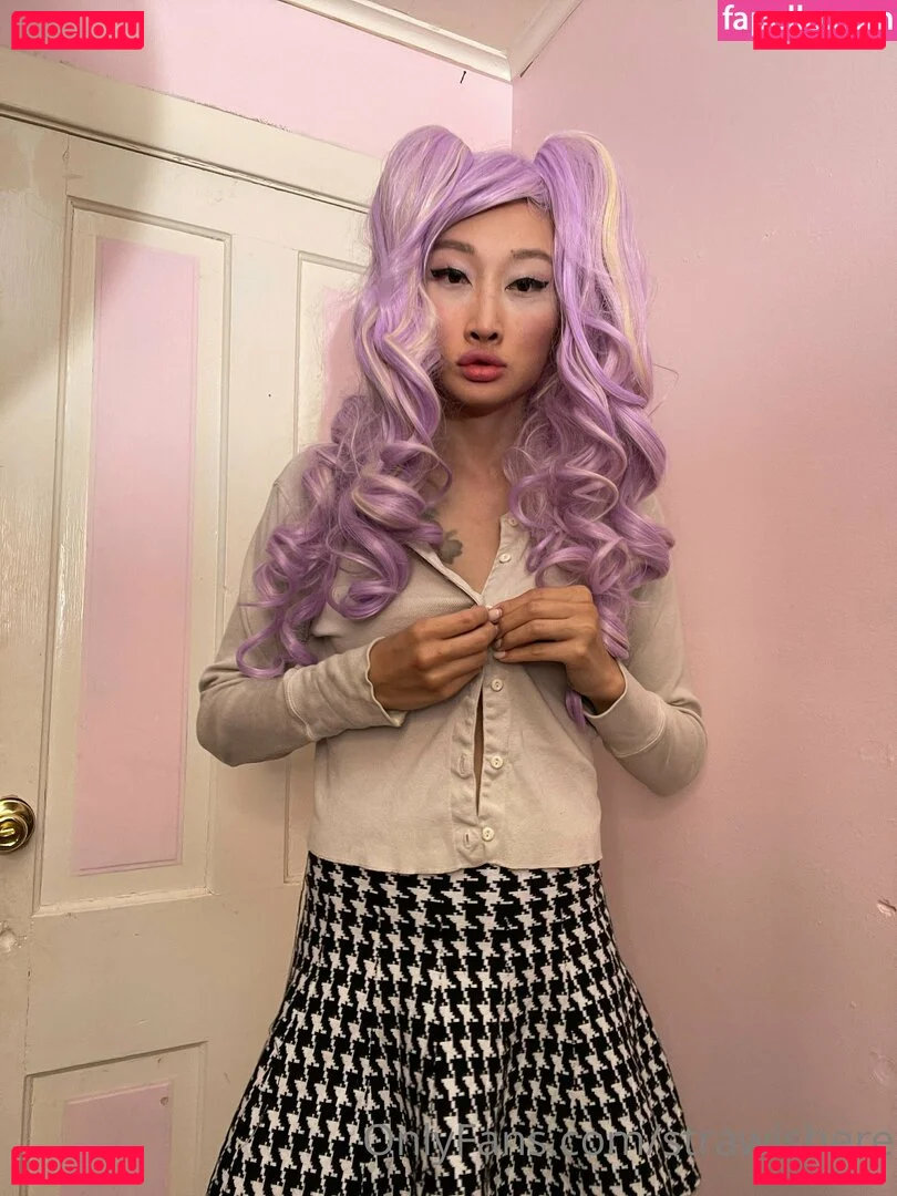 strawishere Onlyfans Photo Gallery 