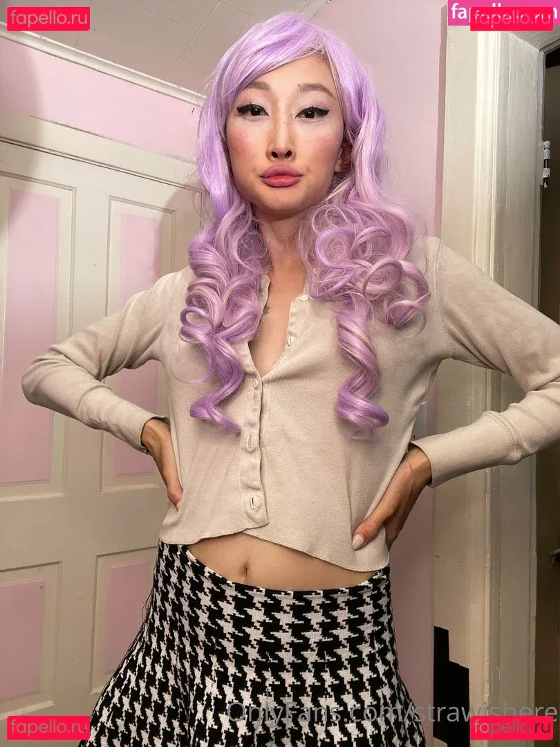 strawishere Onlyfans Photo Gallery 