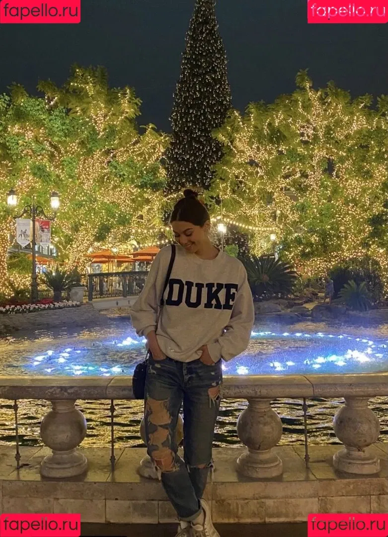 Kira Kosarin Onlyfans Photo Gallery 