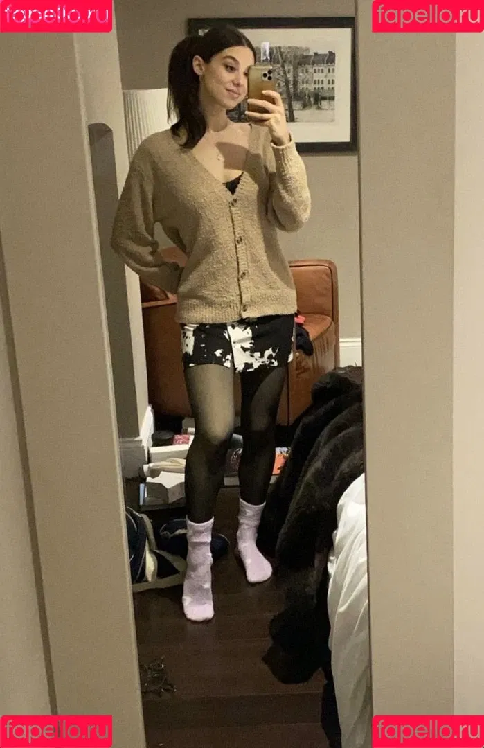 Kira Kosarin Onlyfans Photo Gallery 