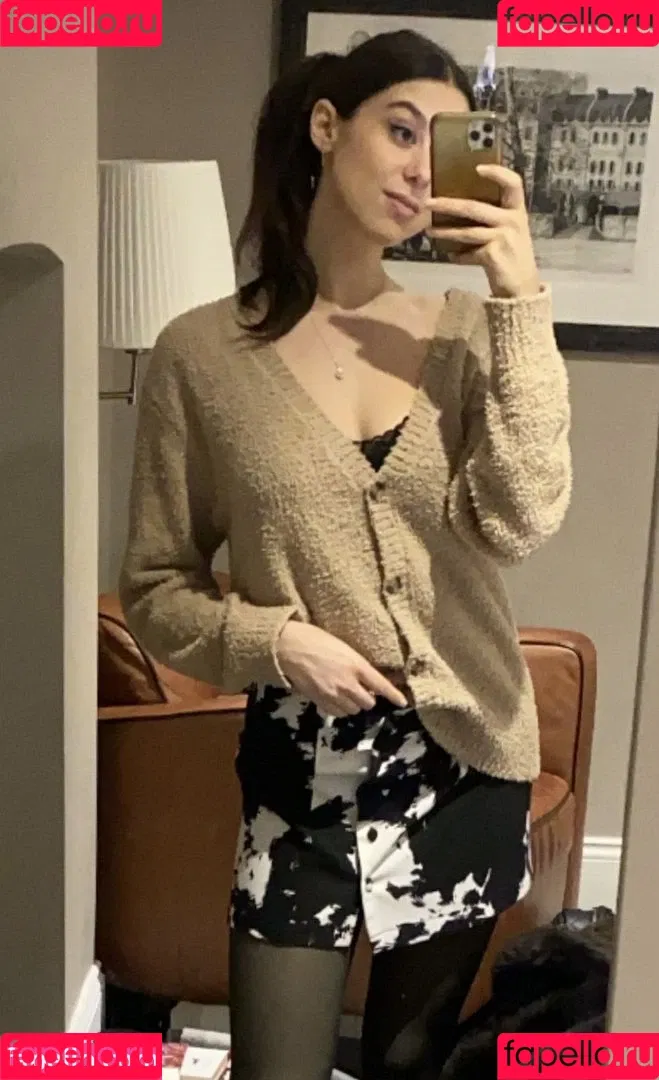 Kira Kosarin Onlyfans Photo Gallery 