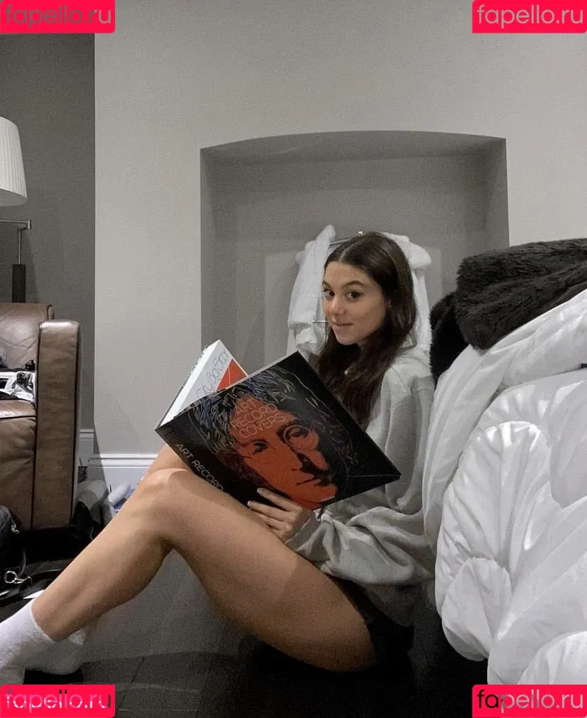 Kira Kosarin Onlyfans Photo Gallery 