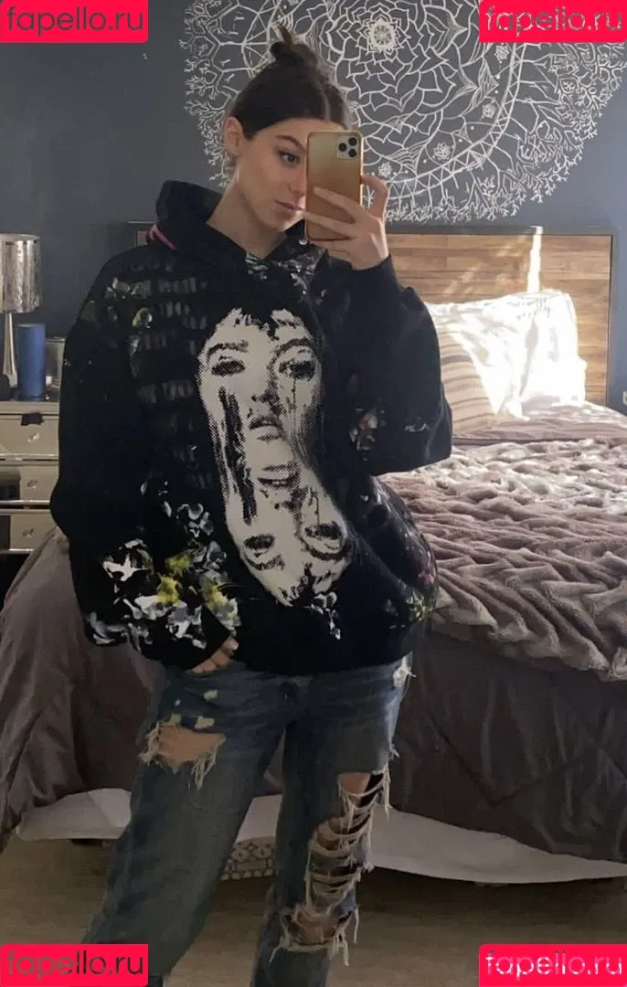 Kira Kosarin Onlyfans Photo Gallery 