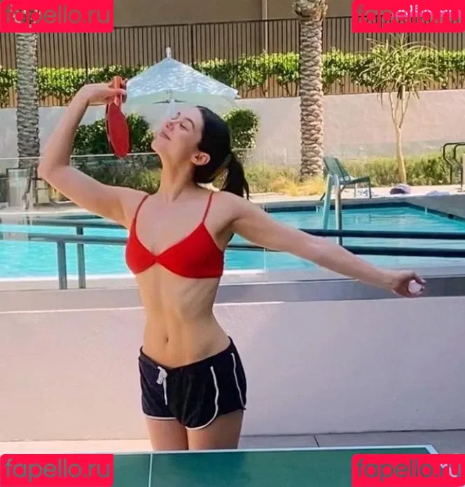 Kira Kosarin Onlyfans Photo Gallery 