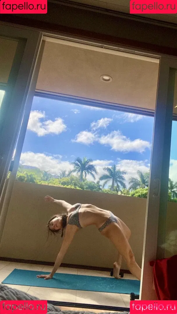 Kira Kosarin Onlyfans Photo Gallery 
