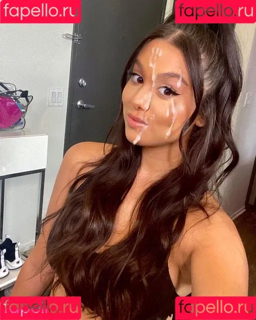 Kira Kosarin Onlyfans Photo Gallery 