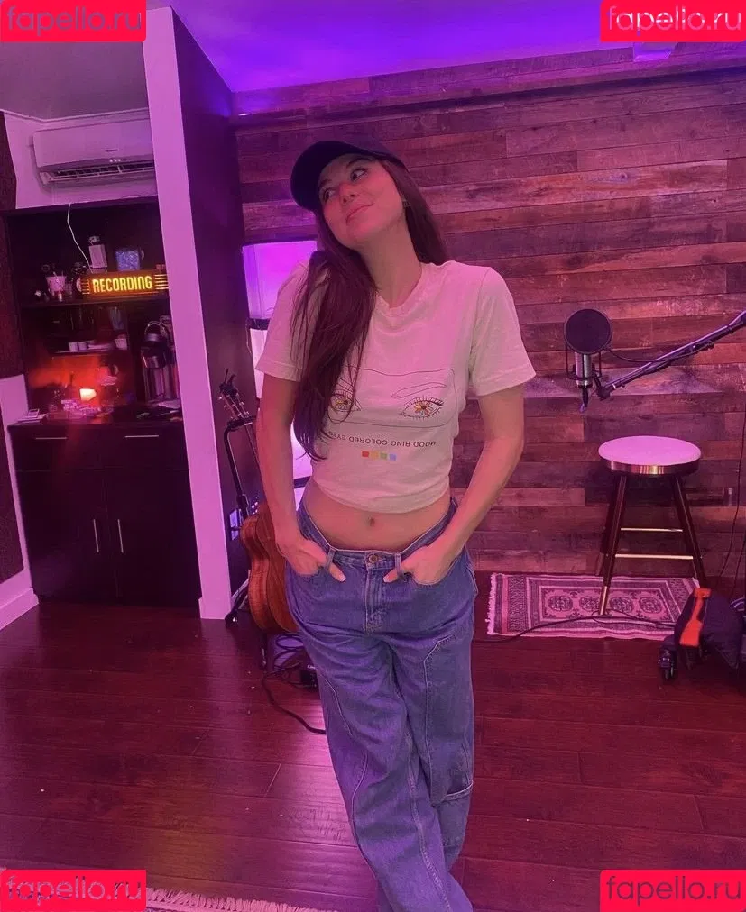 Kira Kosarin Onlyfans Photo Gallery 