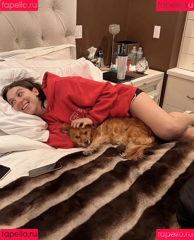 Kira Kosarin Onlyfans Photo Gallery 