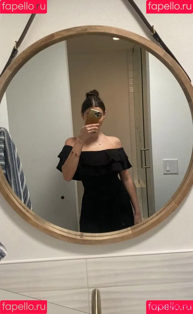 Kira Kosarin Onlyfans Photo Gallery 