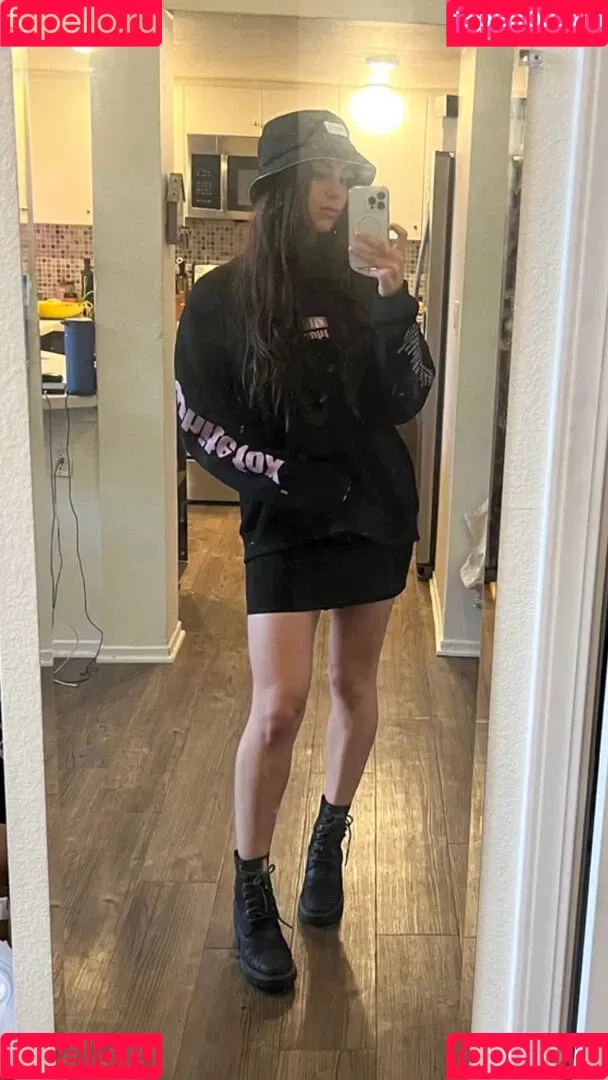 Kira Kosarin Onlyfans Photo Gallery 