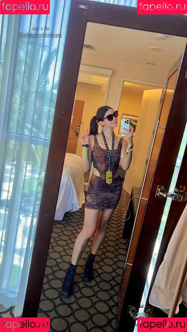 Kira Kosarin Onlyfans Photo Gallery 
