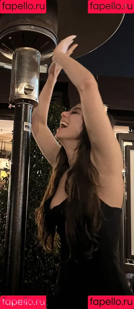 Kira Kosarin Onlyfans Photo Gallery 