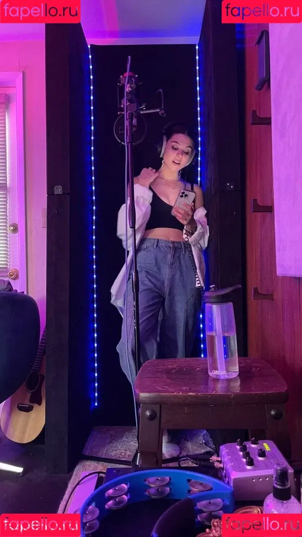 Kira Kosarin Onlyfans Photo Gallery 