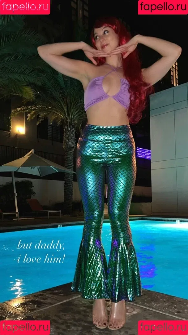 Kira Kosarin Onlyfans Photo Gallery 