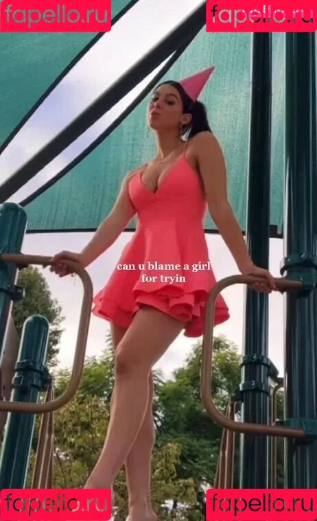 Kira Kosarin Onlyfans Photo Gallery 