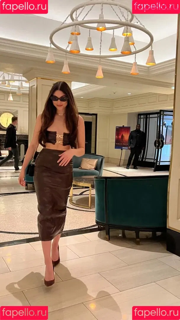 Kira Kosarin Onlyfans Photo Gallery 