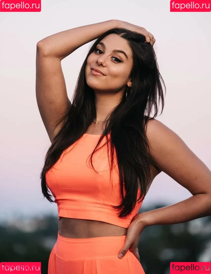 Kira Kosarin Onlyfans Photo Gallery 