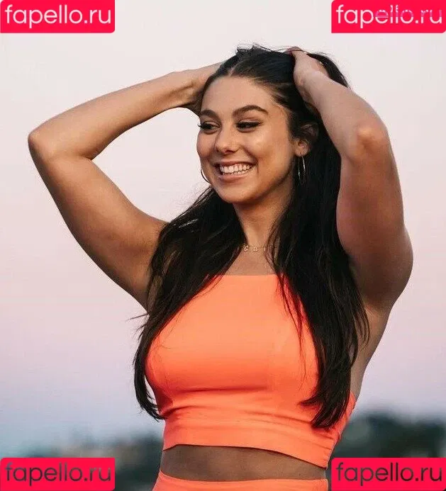 Kira Kosarin Onlyfans Photo Gallery 