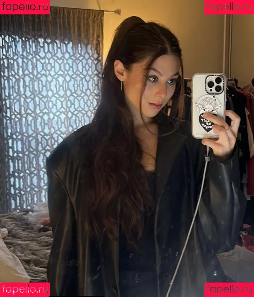 Kira Kosarin Onlyfans Photo Gallery 
