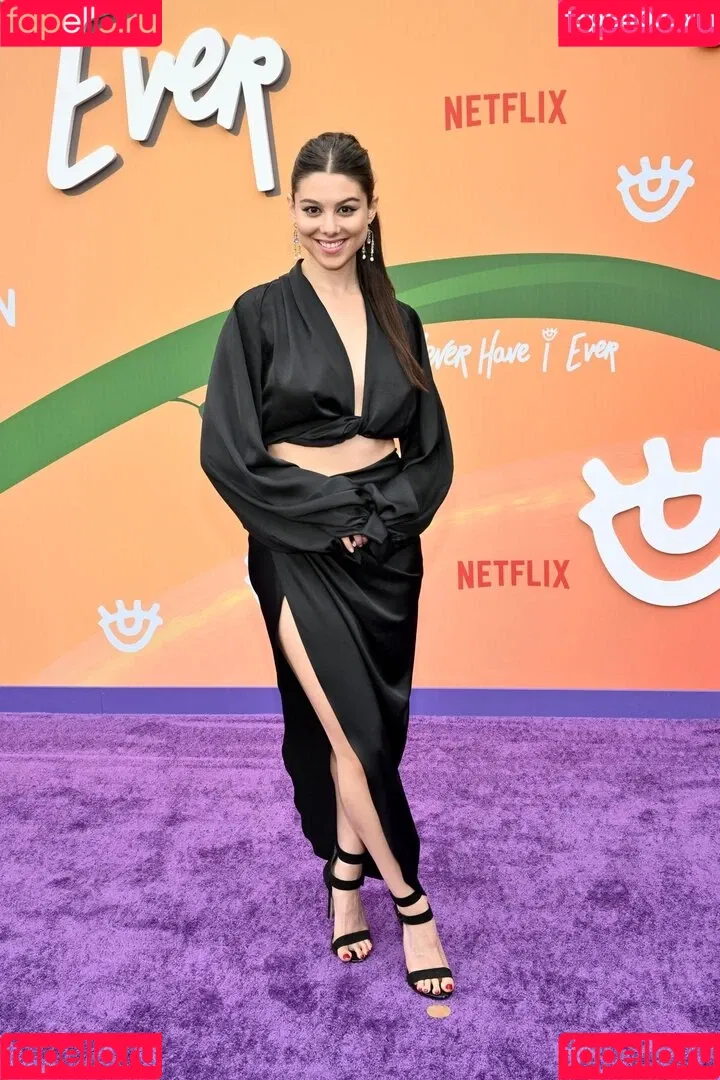 Kira Kosarin Onlyfans Photo Gallery 