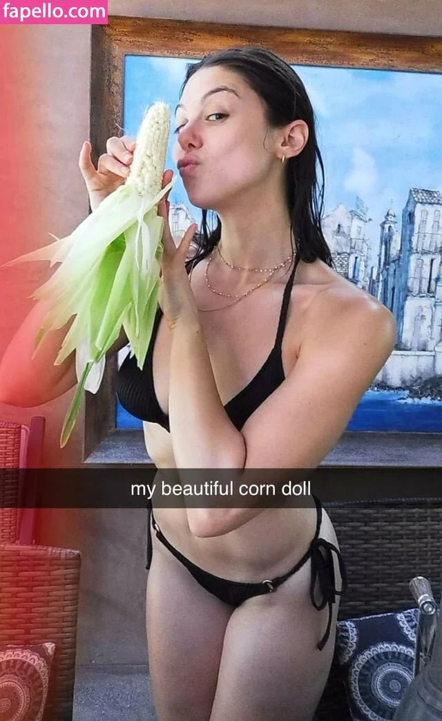 Kira Kosarin Onlyfans Photo Gallery 