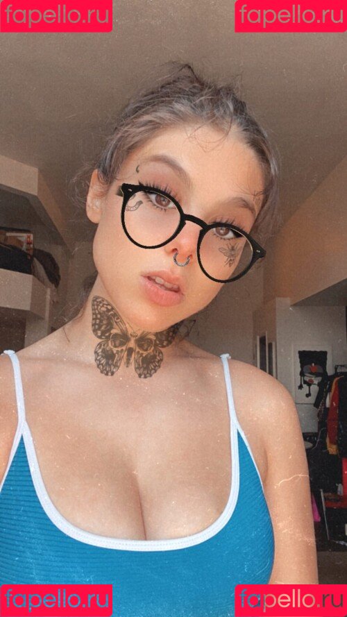 Kira Kosarin Onlyfans Photo Gallery 