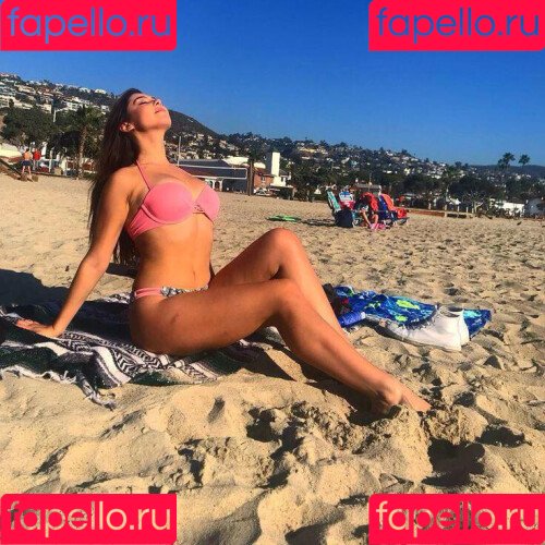 Kira Kosarin Onlyfans Photo Gallery 