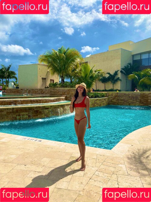 Kira Kosarin Onlyfans Photo Gallery 