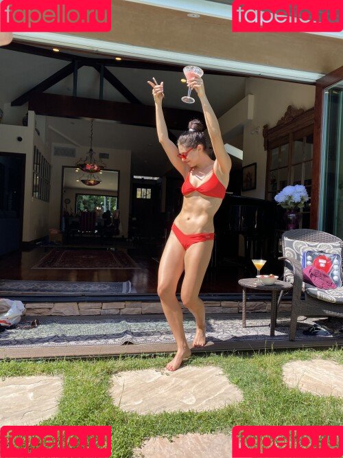 Kira Kosarin Onlyfans Photo Gallery 