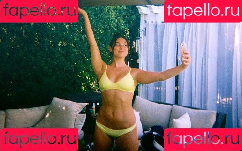 Kira Kosarin Onlyfans Photo Gallery 