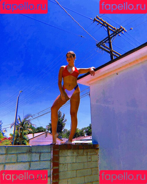 Kira Kosarin Onlyfans Photo Gallery 