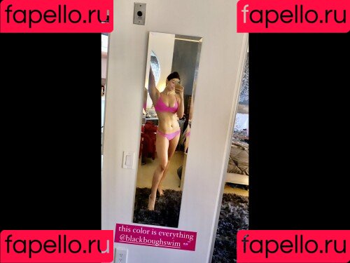 Kira Kosarin Onlyfans Photo Gallery 