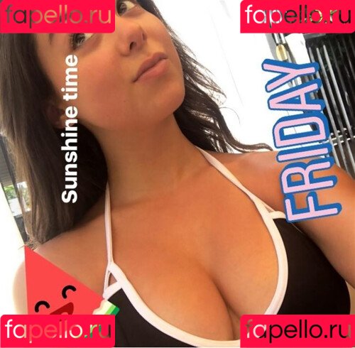 Kira Kosarin Onlyfans Photo Gallery 