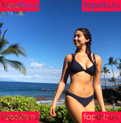Kira Kosarin Onlyfans Photo Gallery 