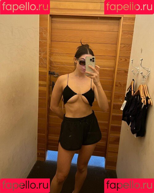 Kira Kosarin Onlyfans Photo Gallery 