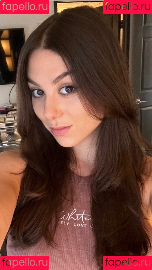Kira Kosarin Onlyfans Photo Gallery 