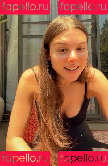 Kira Kosarin Onlyfans Photo Gallery 