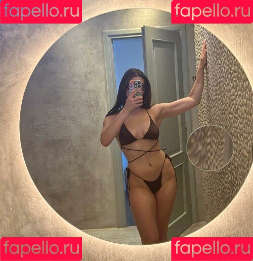 Kira Kosarin Onlyfans Photo Gallery 