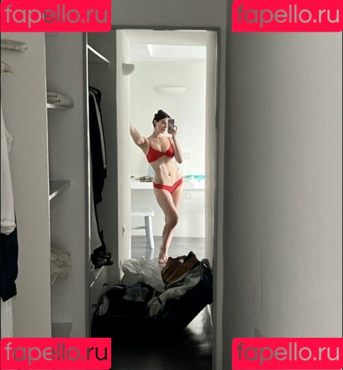 Kira Kosarin Onlyfans Photo Gallery 