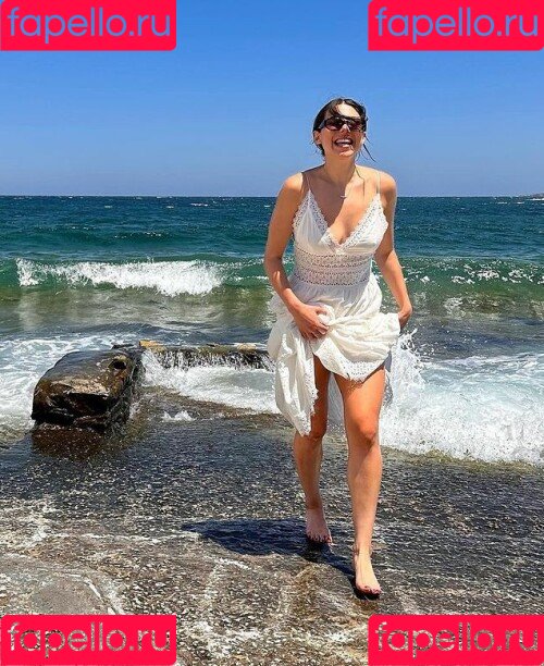 Kira Kosarin Onlyfans Photo Gallery 