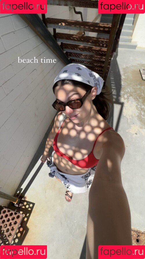 Kira Kosarin Onlyfans Photo Gallery 