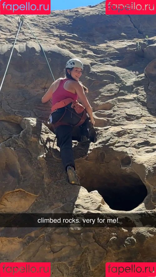 Kira Kosarin Onlyfans Photo Gallery 