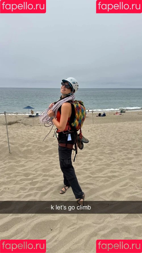 Kira Kosarin Onlyfans Photo Gallery 