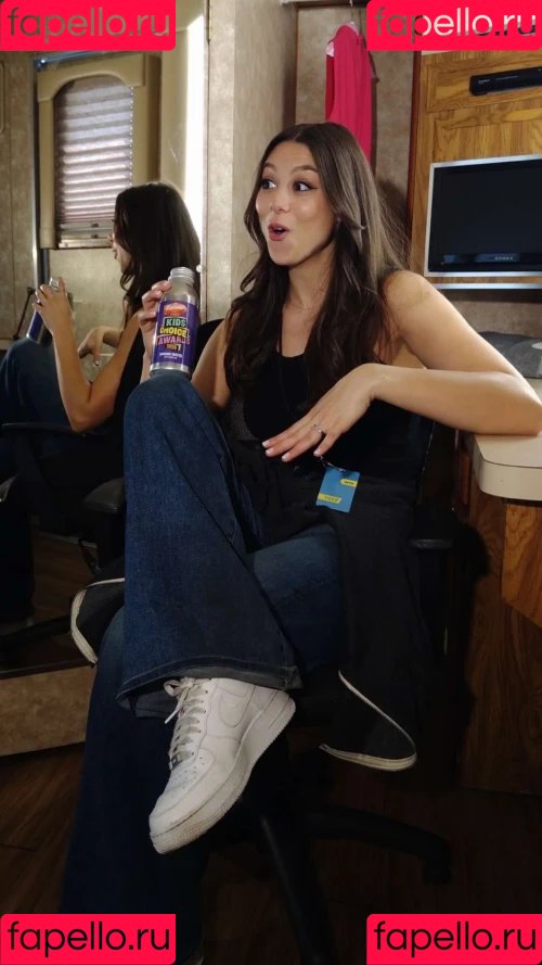 Kira Kosarin Onlyfans Photo Gallery 