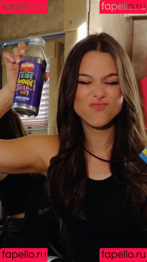 Kira Kosarin Onlyfans Photo Gallery 