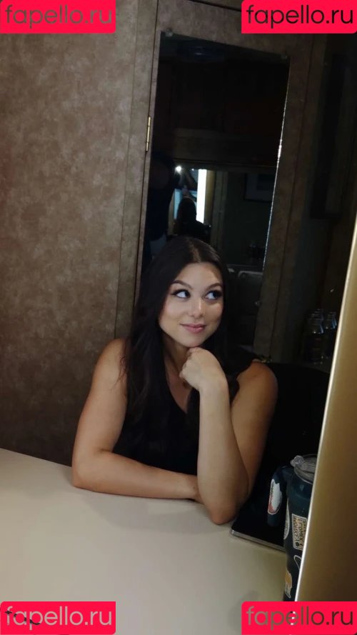 Kira Kosarin Onlyfans Photo Gallery 